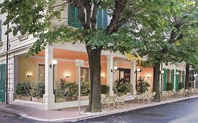 Hotel Boston